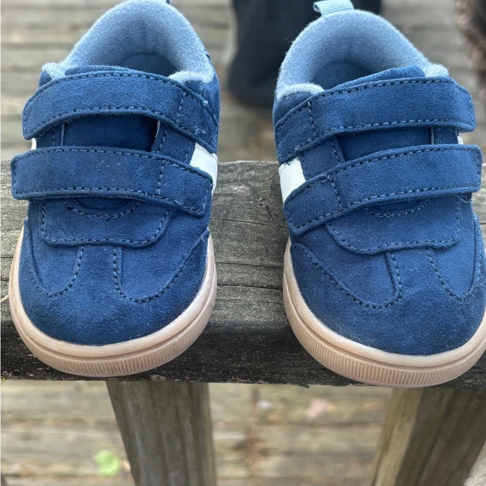 Old Navy Blue Toddler Sneakers with White Accent - Picture 1 of 4